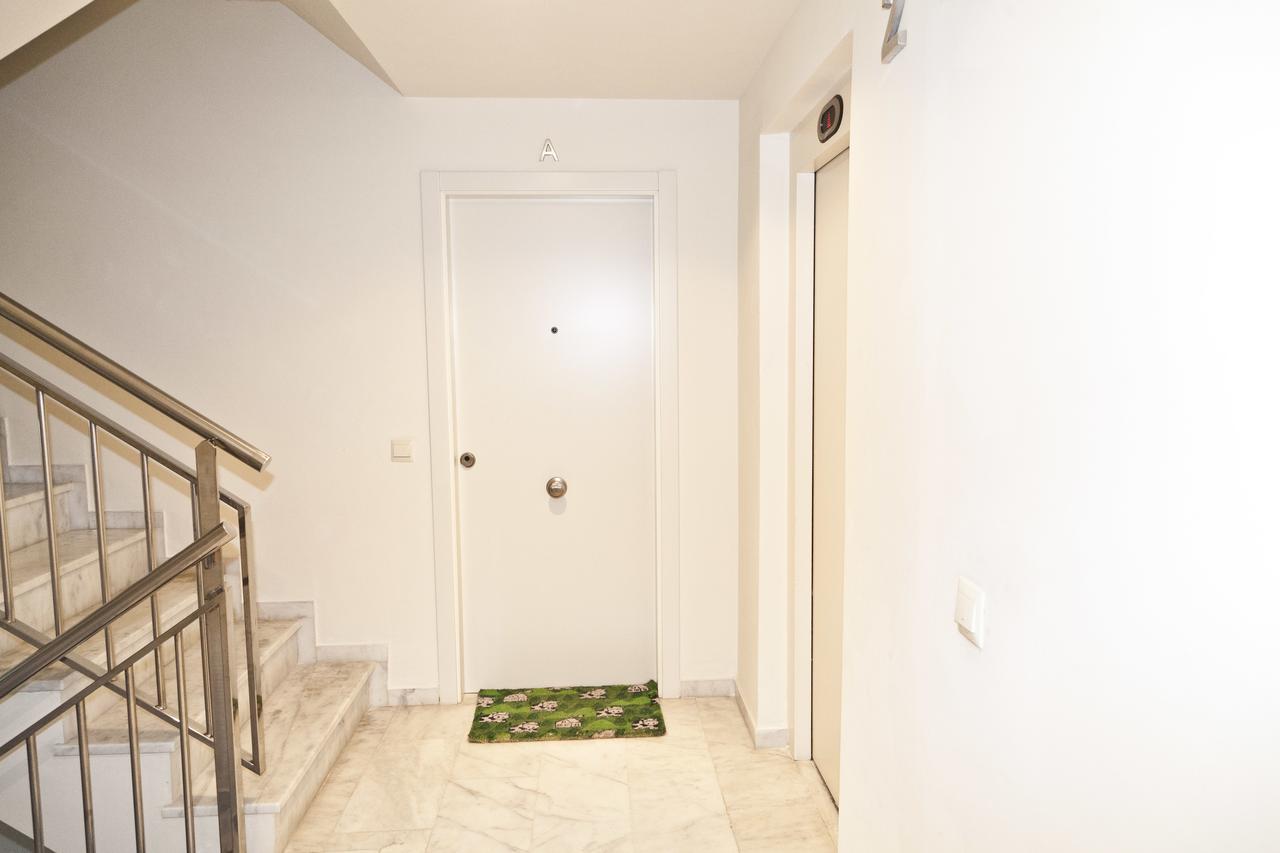 Puerto Marina Apartment Benalmadena Bagian luar foto